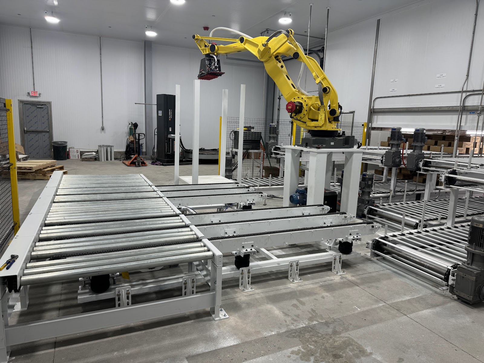 FANUC palletizing cell on the shop floor